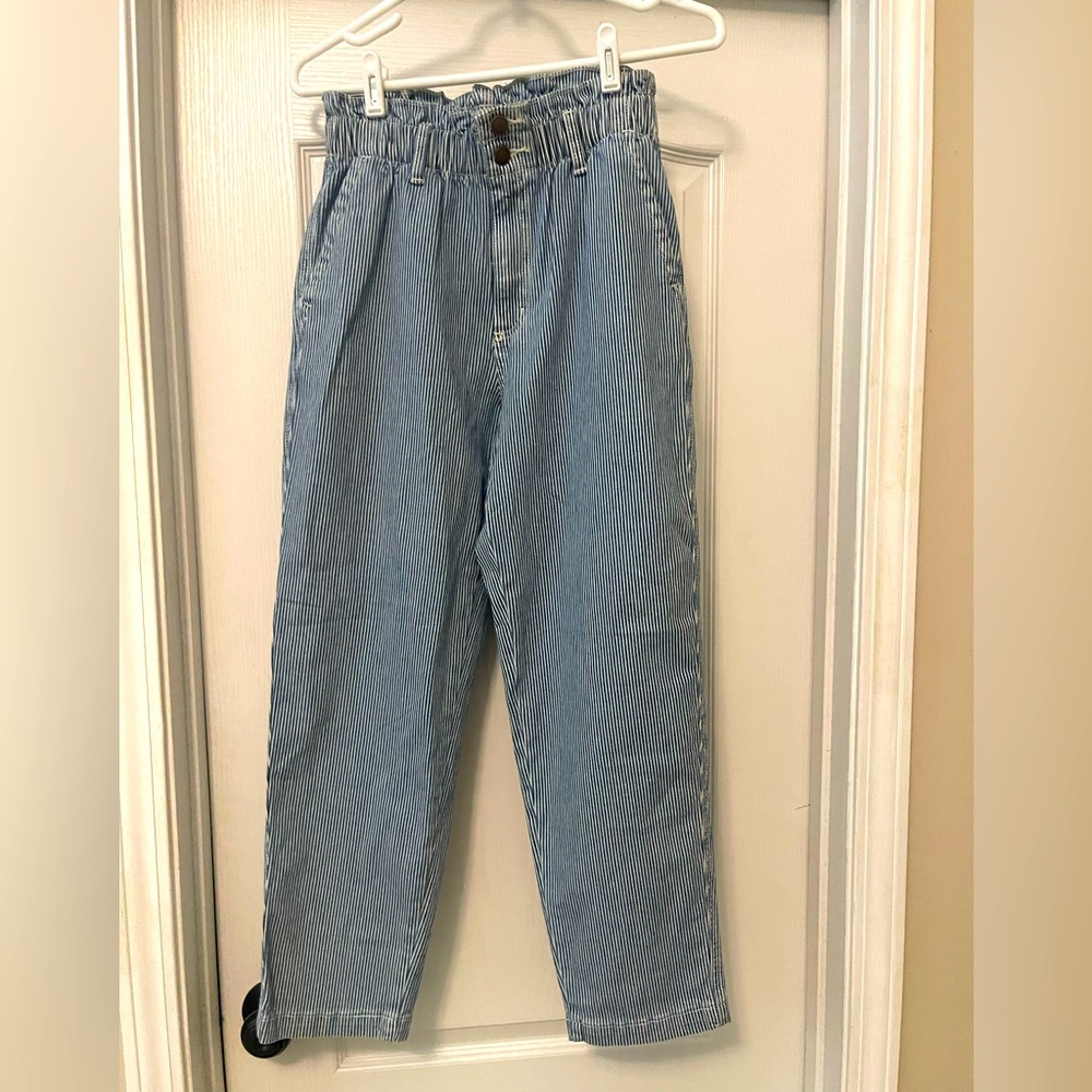 NWT Universal Thread blue & white striped ankle jeans size 6